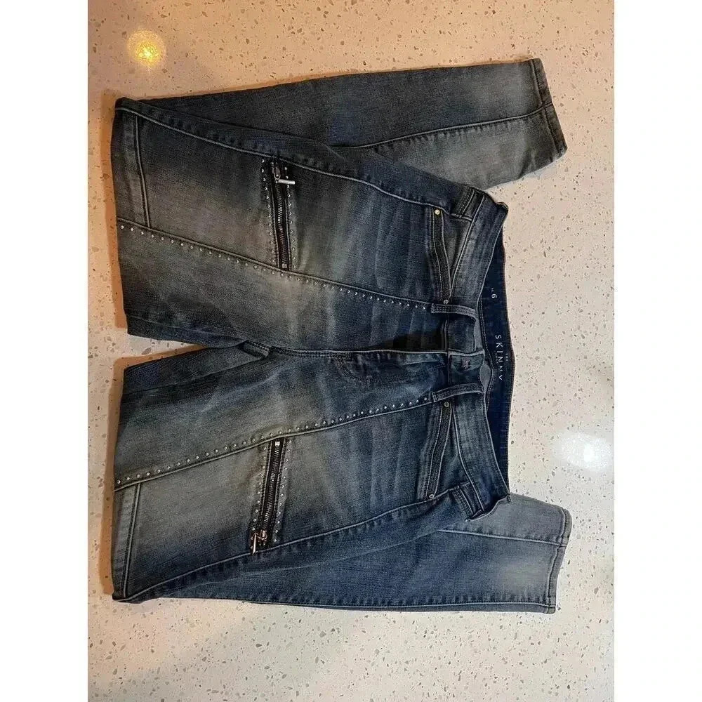 White House black market denim the skinny ankle mid rise size 6